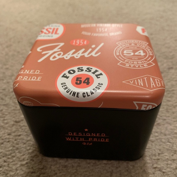 Women’s Fossil Watch - Picture 6 of 7